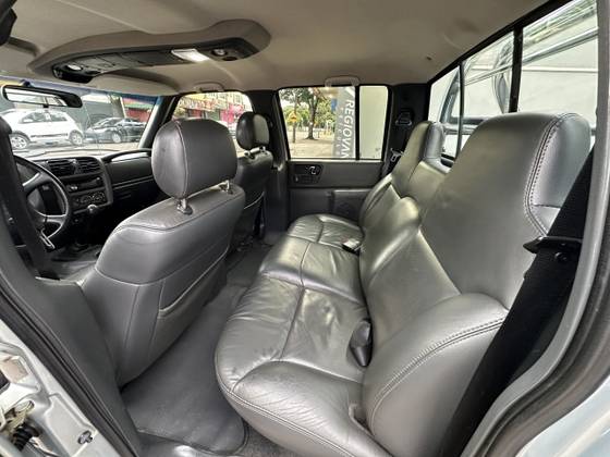 CHEVROLET S10 2.4 MPFI EXECUTIVE 4X2 CD 8V FLEX 4P MANUAL CHEVROLET S10 2.4 MPFI EXECUTIVE 4X2 CD 8V FLEX 4P MANUAL